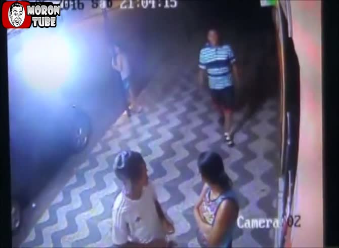 Video :A hitman shot and killed the shop owner